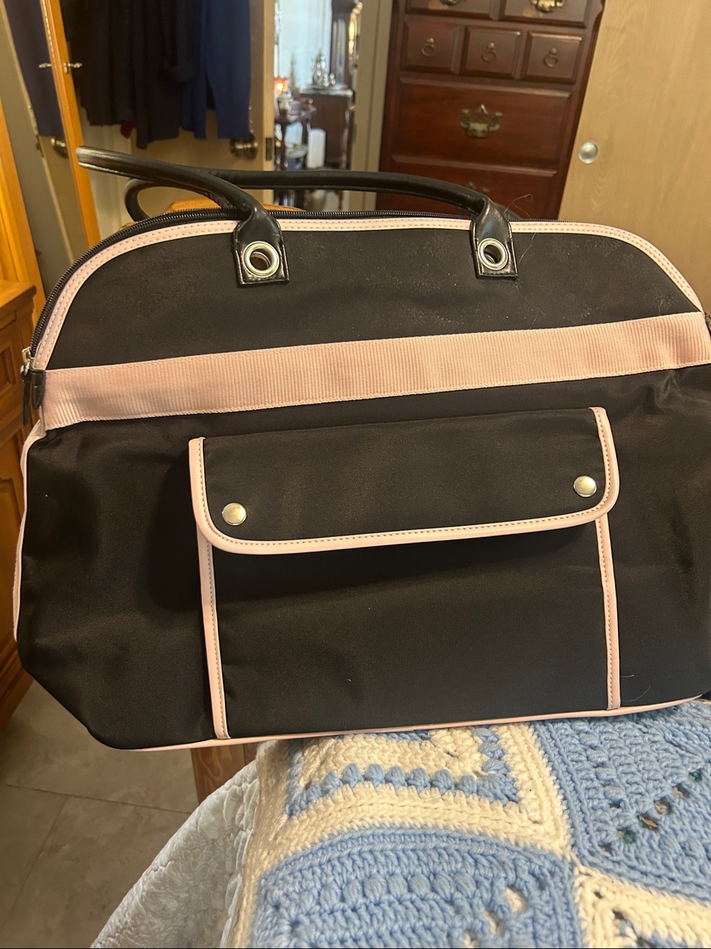 Mary Kay Black with Light Pink Trim Tote NWOT - Picture 3 of 10